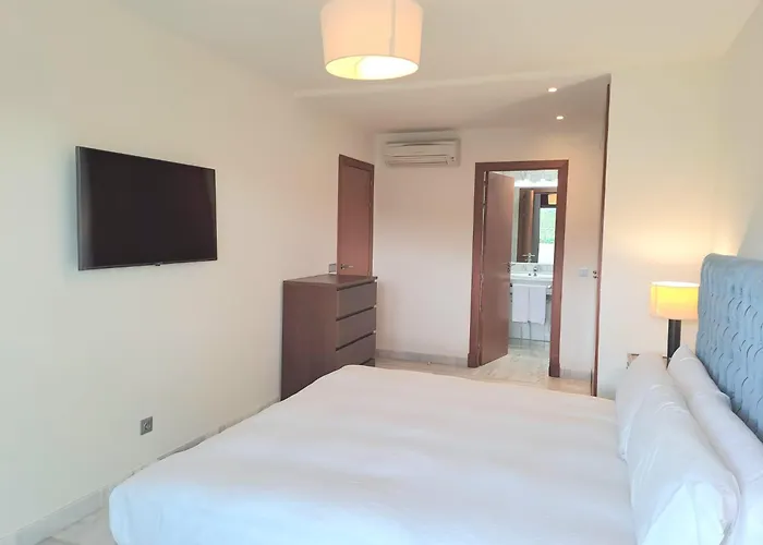 Noctua 040 Benahavis Botanico 1