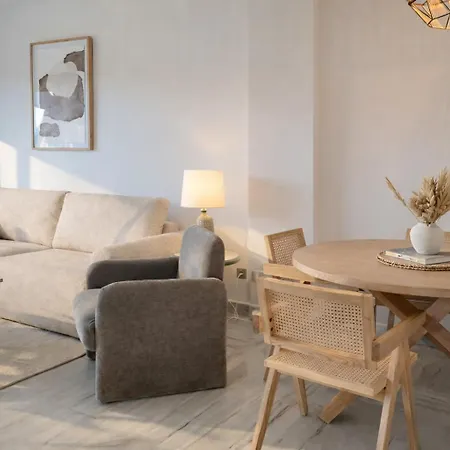 Noctua 040 Benahavis Botanico 1 * Estepona