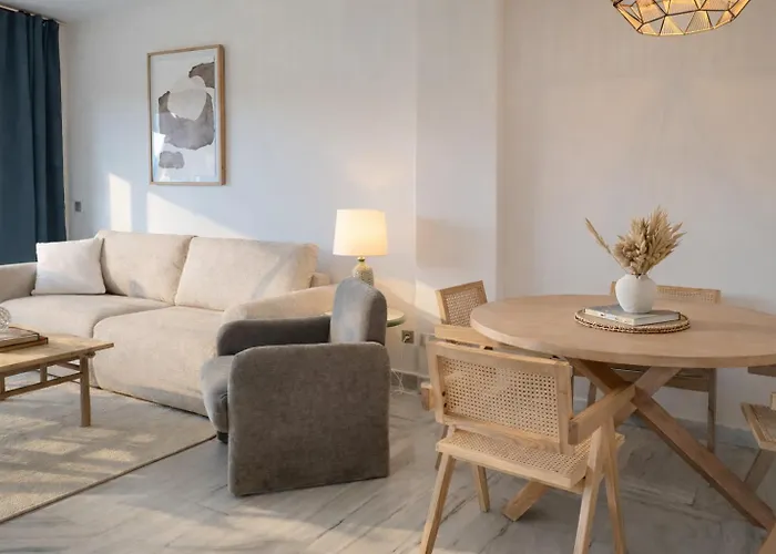 Noctua 040 Benahavis Botanico 1 * Estepona